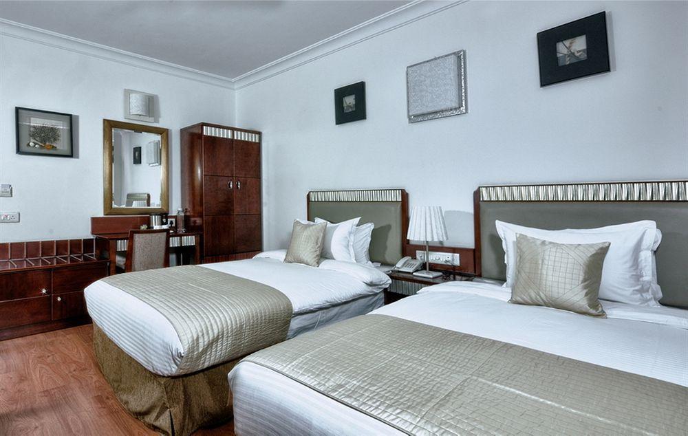Hotel Clubhouse Nami Residency, Ahmadabad Zewnętrze zdjęcie