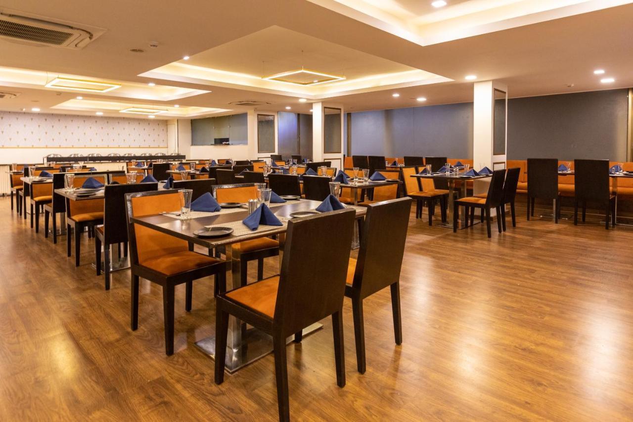 Hotel Clubhouse Nami Residency, Ahmadabad Zewnętrze zdjęcie