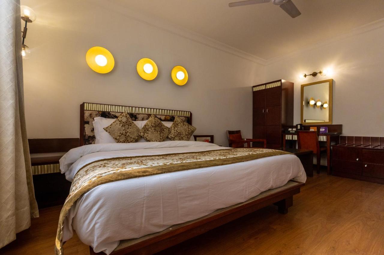 Hotel Clubhouse Nami Residency, Ahmadabad Zewnętrze zdjęcie