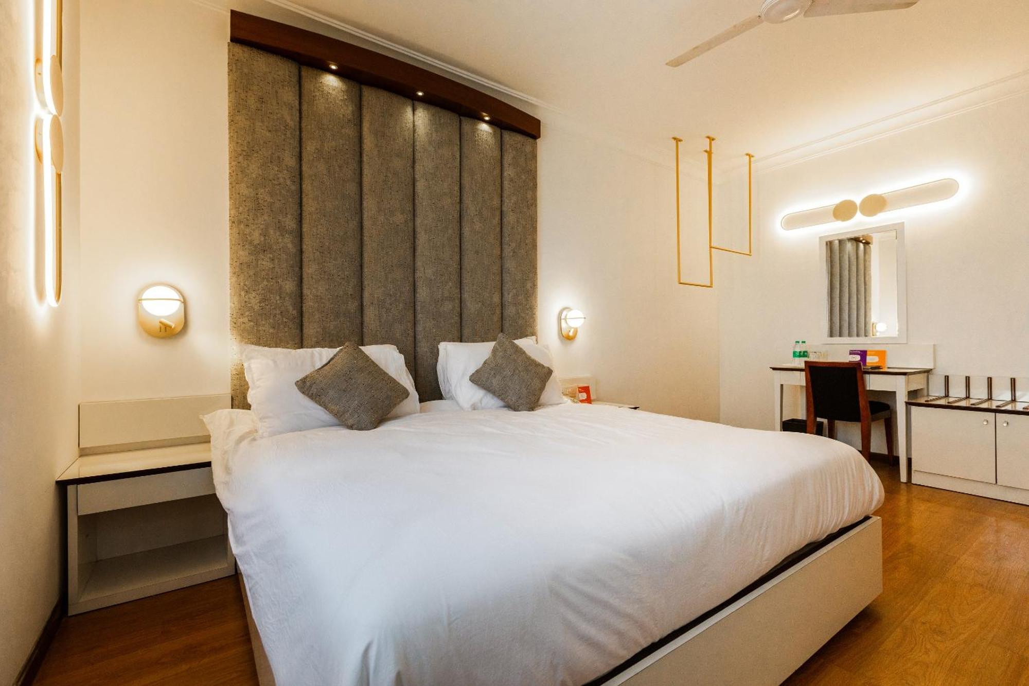 Hotel Clubhouse Nami Residency, Ahmadabad Zewnętrze zdjęcie