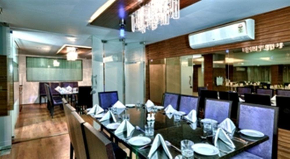 Hotel Clubhouse Nami Residency, Ahmadabad Zewnętrze zdjęcie